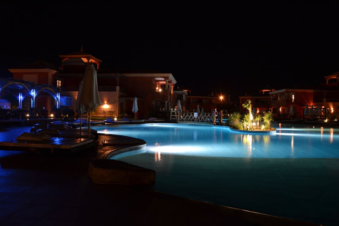 Наш бассейн Pickalbatros Alf Leila Wa Leila Resort - Neverland Hurghada