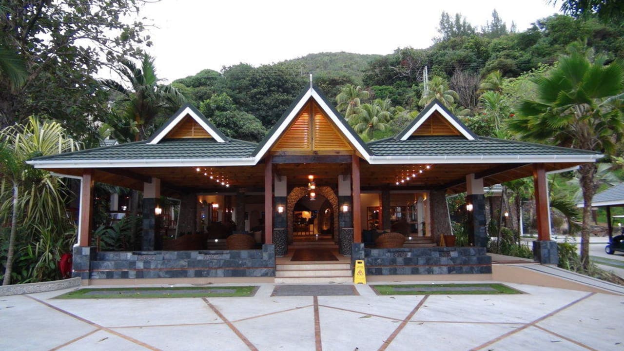 Eingang The Coco de Mer Hotel & Black Parrot Suites
