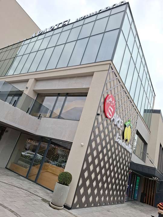 Außenansicht Apartel Uzhhorod