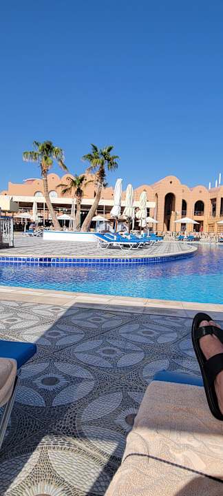 Pool Akassia Swiss Resort