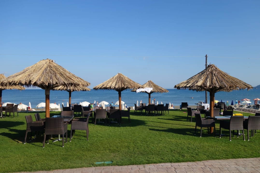 Gartenanlage zum Strand Galaxy Beach Resort - BW Premier Collection