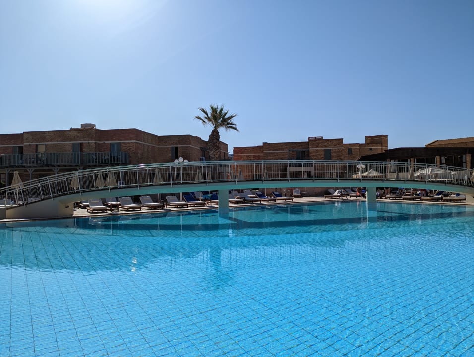 Pool Bella Beach Hotel