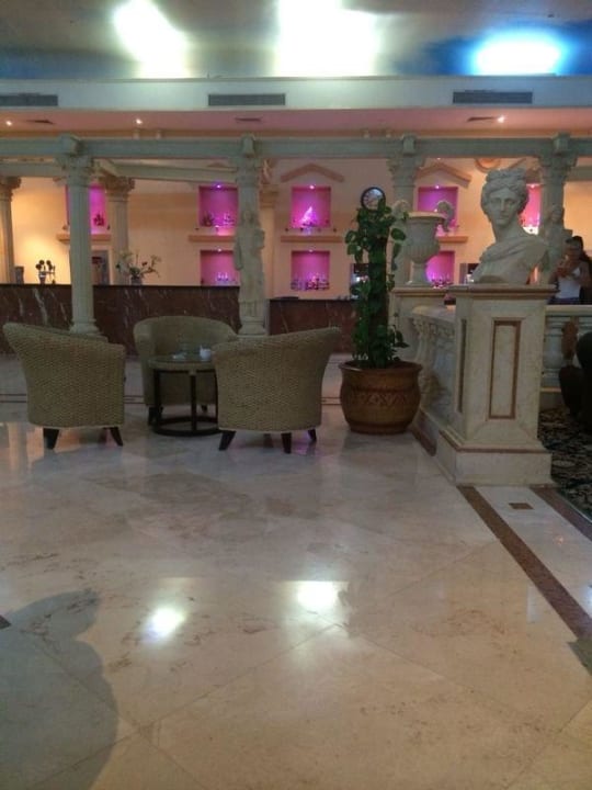 Lobbybarbereich Hotel Titanic Palace