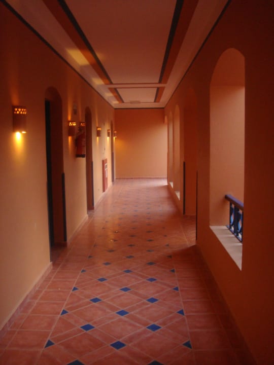 Gänge zu den Zimmern Jaz Makadi Oasis Resort