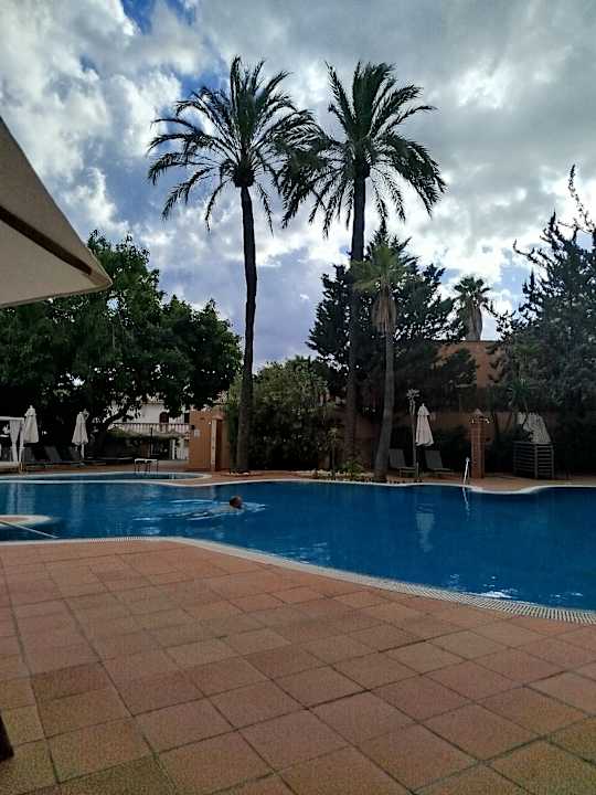 Pool Valentin Reina Paguera