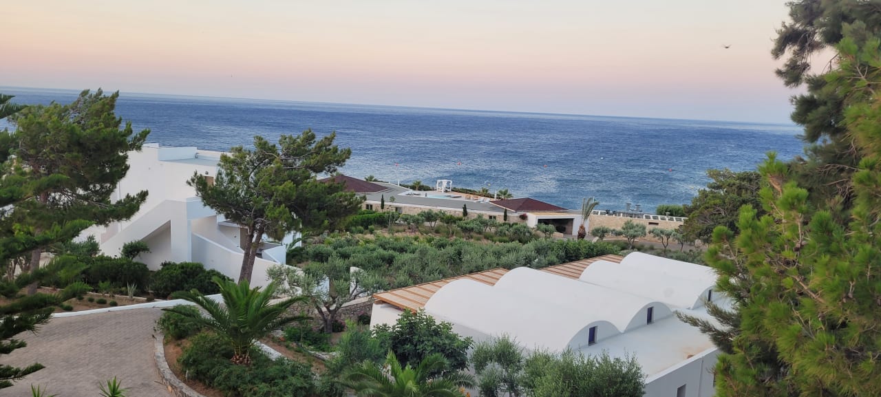 Gartenanlage Kakkos Beach Hotel