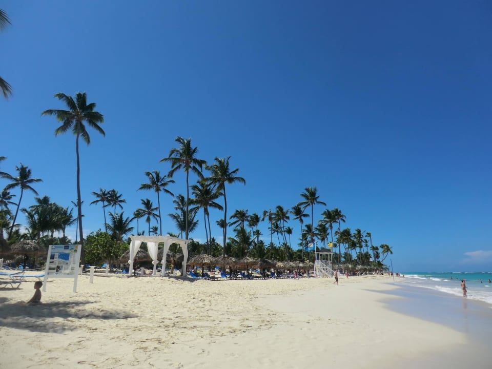 Strand aus Richtung Hotel Esmaralda zu sehen Bahia Principe Luxury Ambar