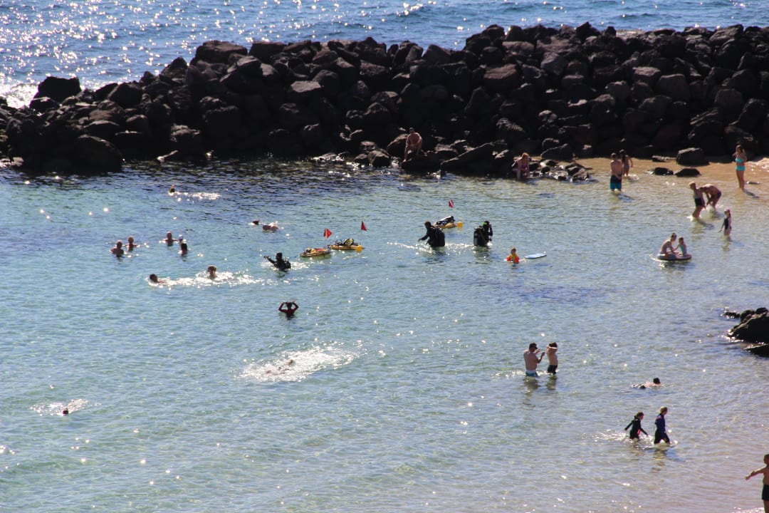 Nur 20 Meter vom Hotel entfernt - der Atlantik mit Badebucht Hotel Grand Teguise Playa