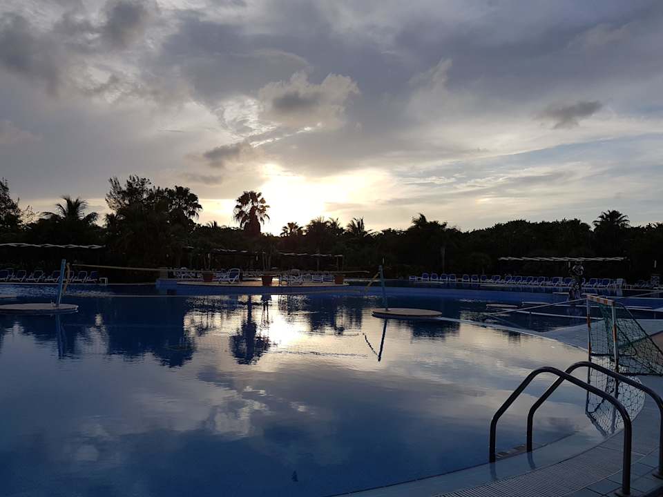 Sonnenuntergang am Pool Blau varadero - Adults only