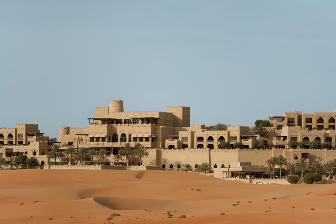 Außenansicht Qasr Al Sarab Desert Resort by Anantara