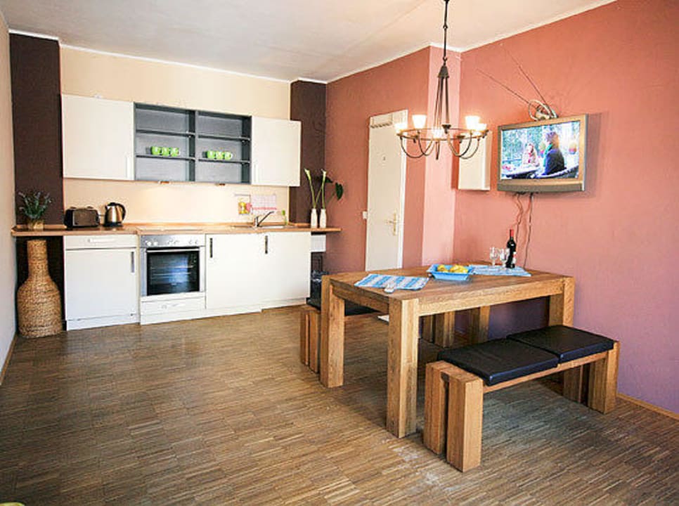 Grosser Wohnraum mit Küche,Esstisch und Schlafsofa Agentur am Fischmarkt Apartment Lounge