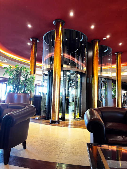Lobby Hotel Yachthafenresidenz Hohe Düne