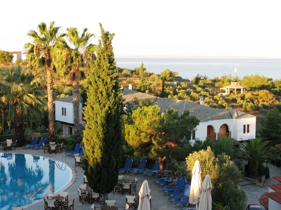 SEA VIEW FROM THE POOL Hotel Geranion Village