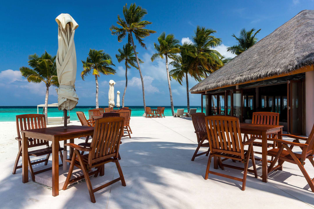 Terrasse der Thundibar Veligandu Maldives Resort Island