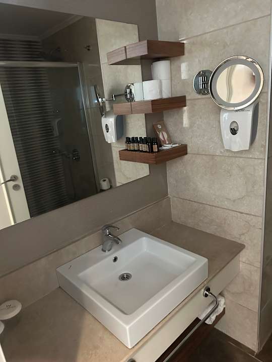 Zimmer Well Palace Side