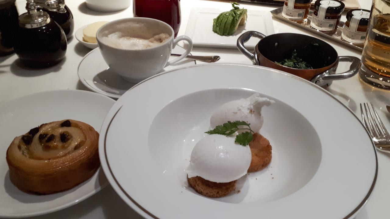 Gastro Hotel De Crillon