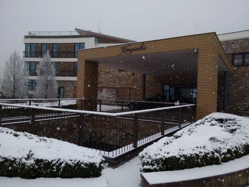 Eingangsbereich Kempinski Hotel Berchtesgaden