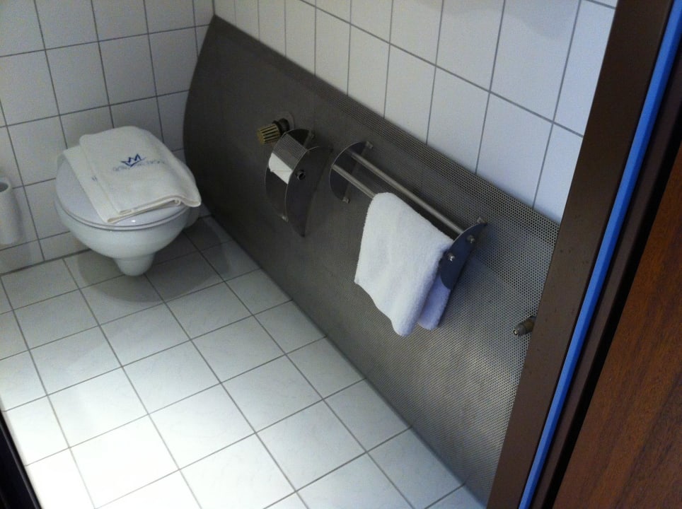 Bad in Zimmer 404 Hotel City Krone