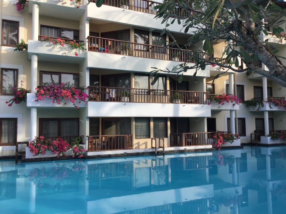 Pool The Laguna A Luxury Collection Resort & Spa