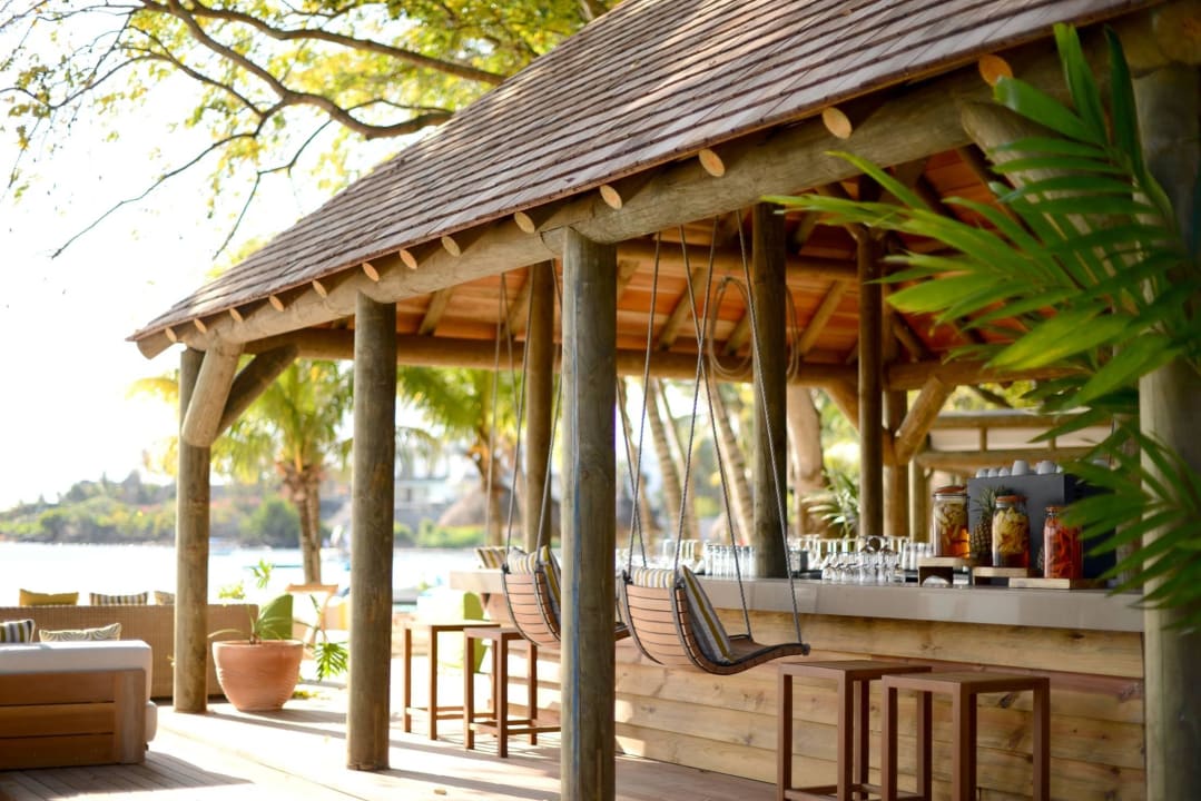 Ō Beach Lounge The Ravenala Attitude