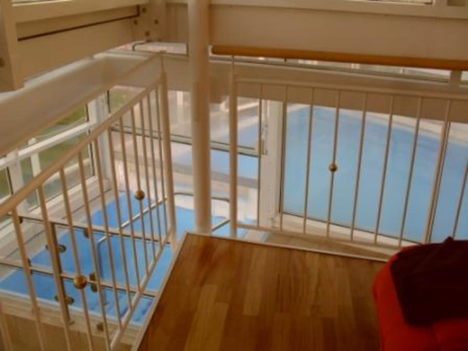 Eingang zum Außenbecken im 7. Stock Hotel Fährhaus