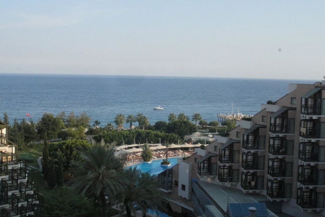 Blick von der obersten Etage des Hotels Limak Limra Hotel & Resort