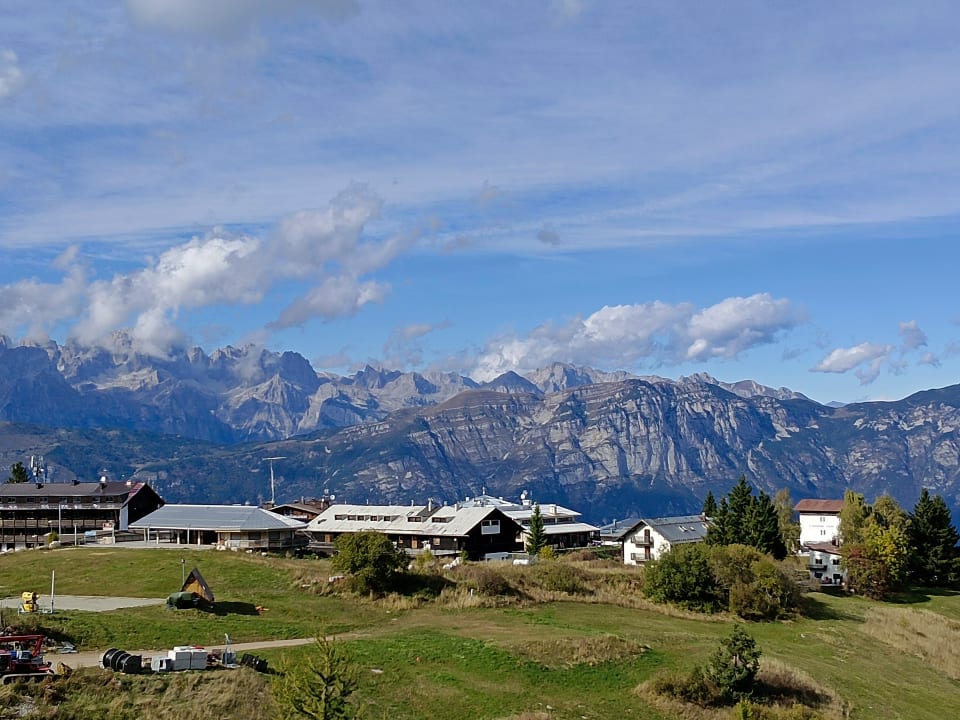Ausblick Hotel Alpine Mugon