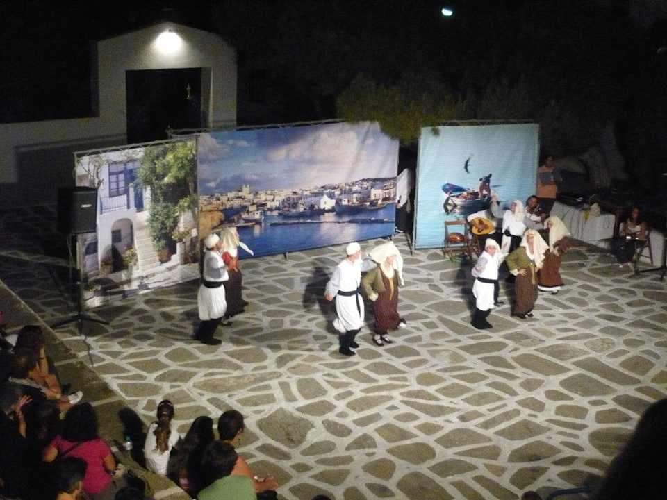 Abendlicher Volkstanz Bungalows Svoronos