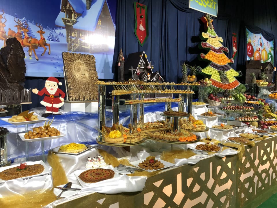 Das Zelt am Strand mit dem Weihnachtsbuffet  Pickalbatros White Beach Resort - Hurghada