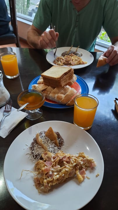 Gastro Hotel El Senador