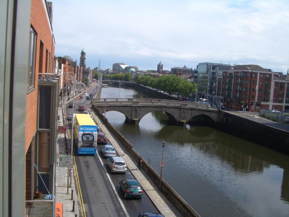 Blick auf den Liffy Richtung Innenstadt Ellis Quay Apartments by the Key Collection