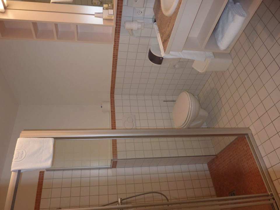 Geräumige gepflegte Badezimmer Sole Felsen Hotel