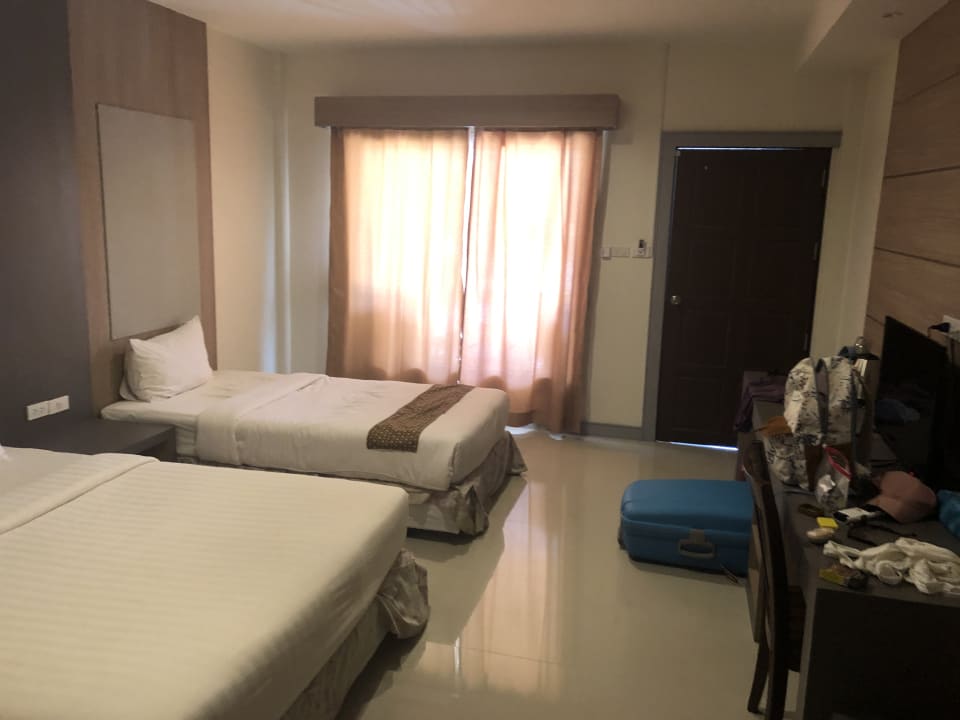 Zimmer Hotel Nakara Long Beach Resort