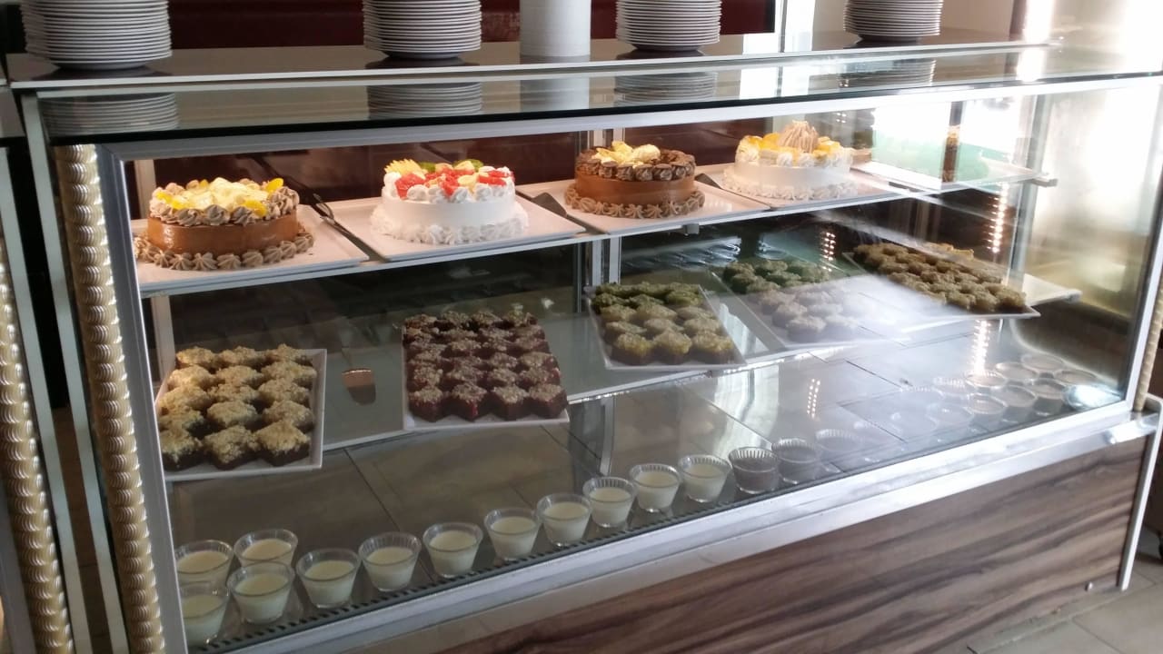 Tägliche Kuchenauswahl 11-18Uhr Asteria Collection Side