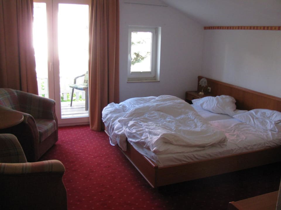 Großes, sauberes Zimmer  Pension Manthei