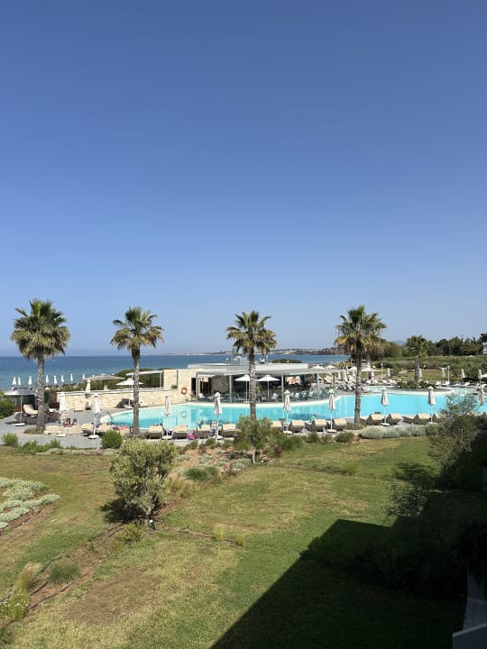 Pool Portes Lithos Luxury Resort