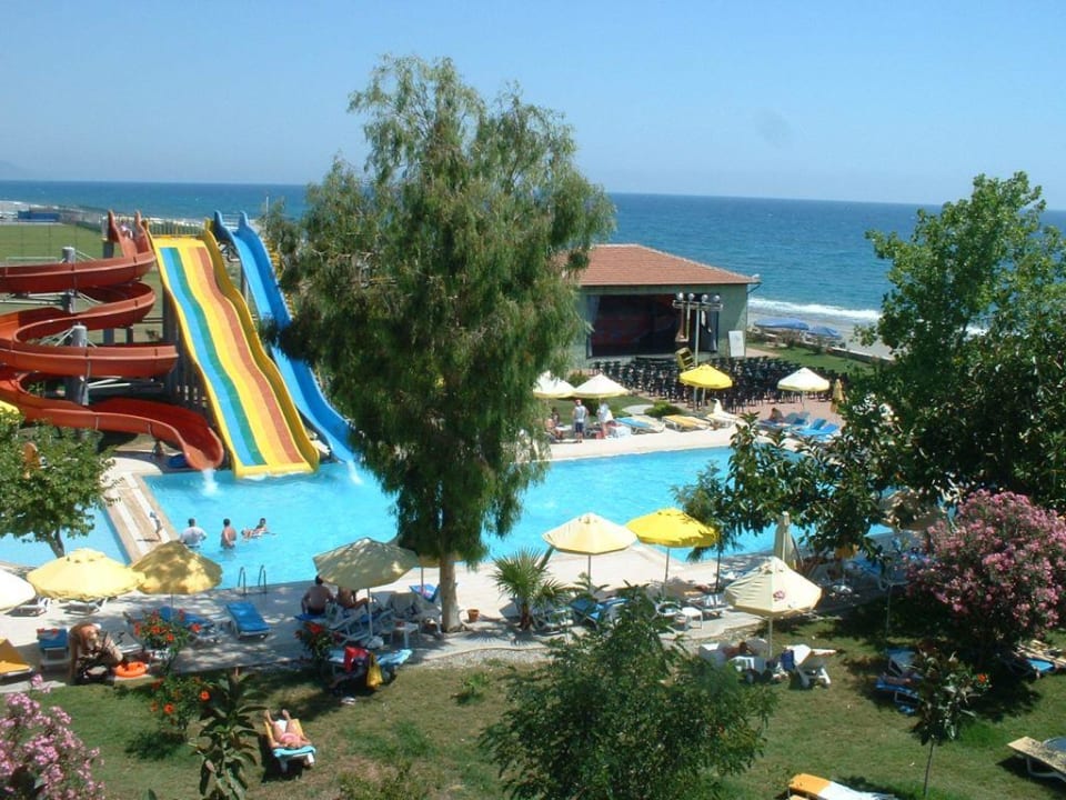 Pool, Kinderpool mit Rutschen Senza Sunset Beach Hotel