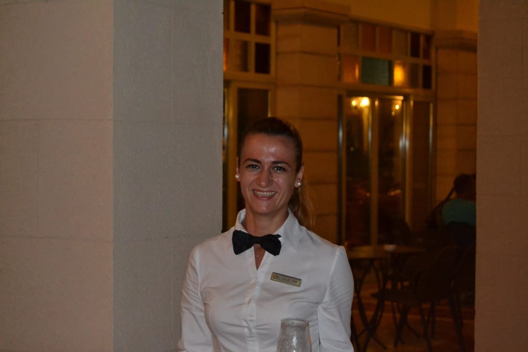 Sehr nette Bedienung Lindos Princess Beach Resort & Spa