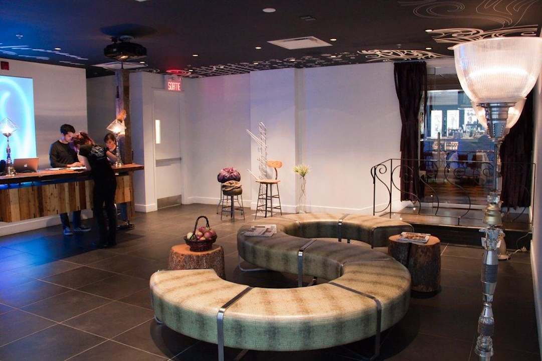 Rezeption & Durchgang zum Restaurant Hotel Chez Swann