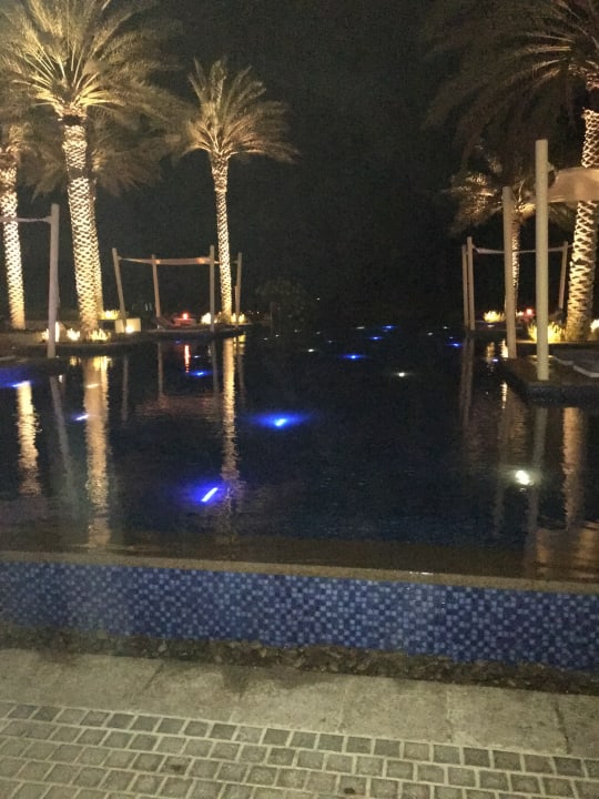 Pool Park Hyatt Abu Dhabi Hotel and Villas