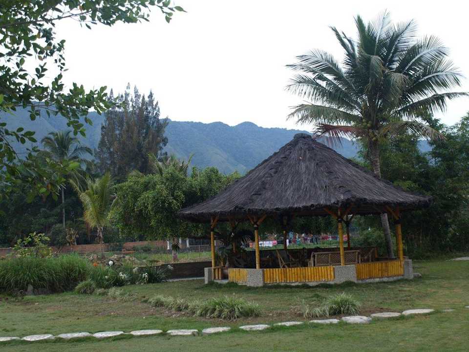 Etwas lieblos gestaltete Gartenanlage Hotel Tabo Cottages