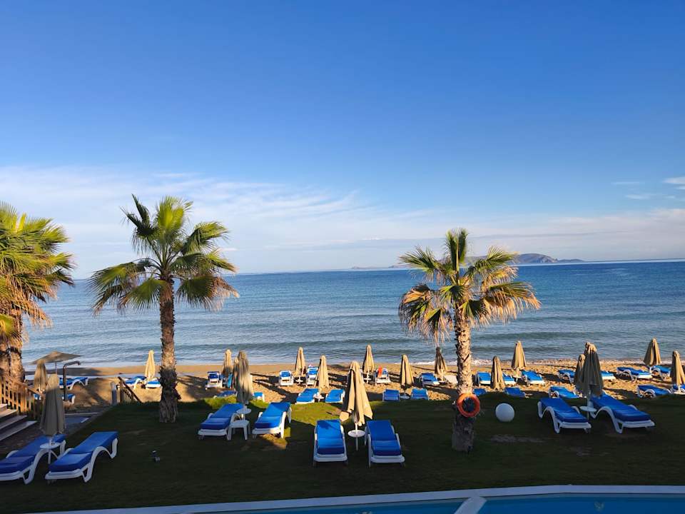 Strand Arina Beach Resort