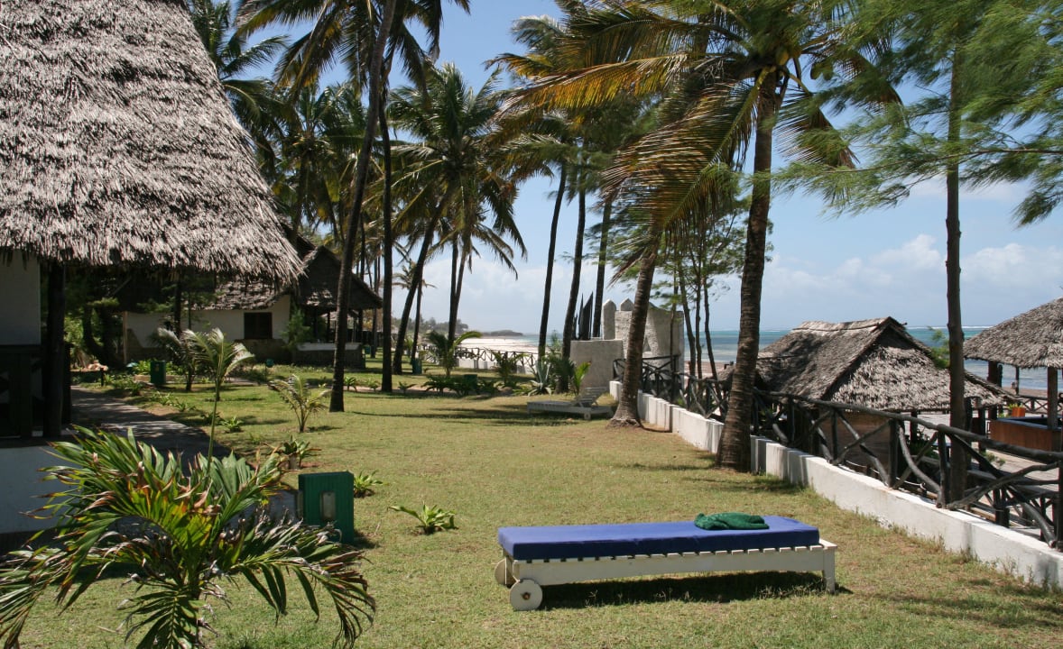 Von der Terrasse mit Seeblick Kilifi Bay Beach Resort