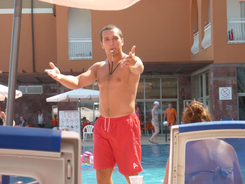 Unser täglicher "Drill Instructor"  Sol Luna Bay