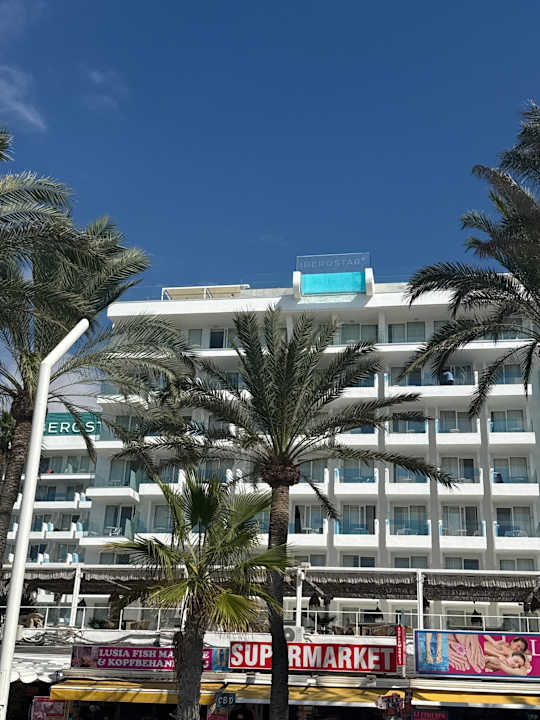 Außenansicht Iberostar Waves Bahia de Palma