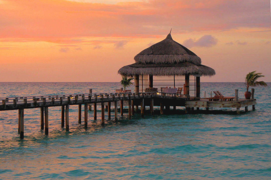 Der Badesteg am Abend Kuramathi Maldives