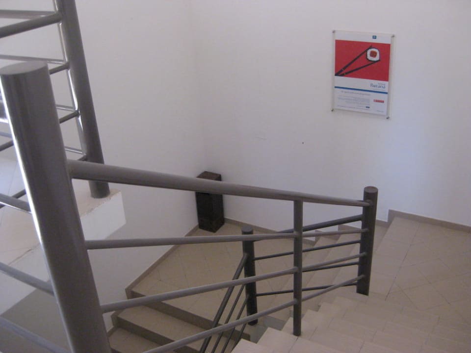 Treppenhaus zu Strand Amwaj Rotana Jumeirah Beach Residence