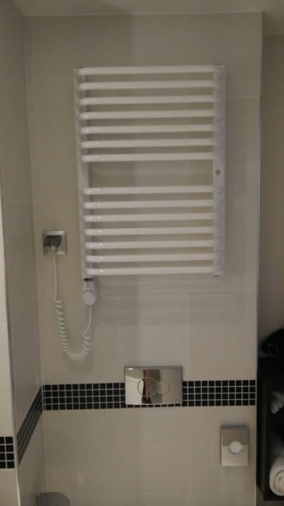 Kaloryfer Hampton By Hilton Gdańsk Airport