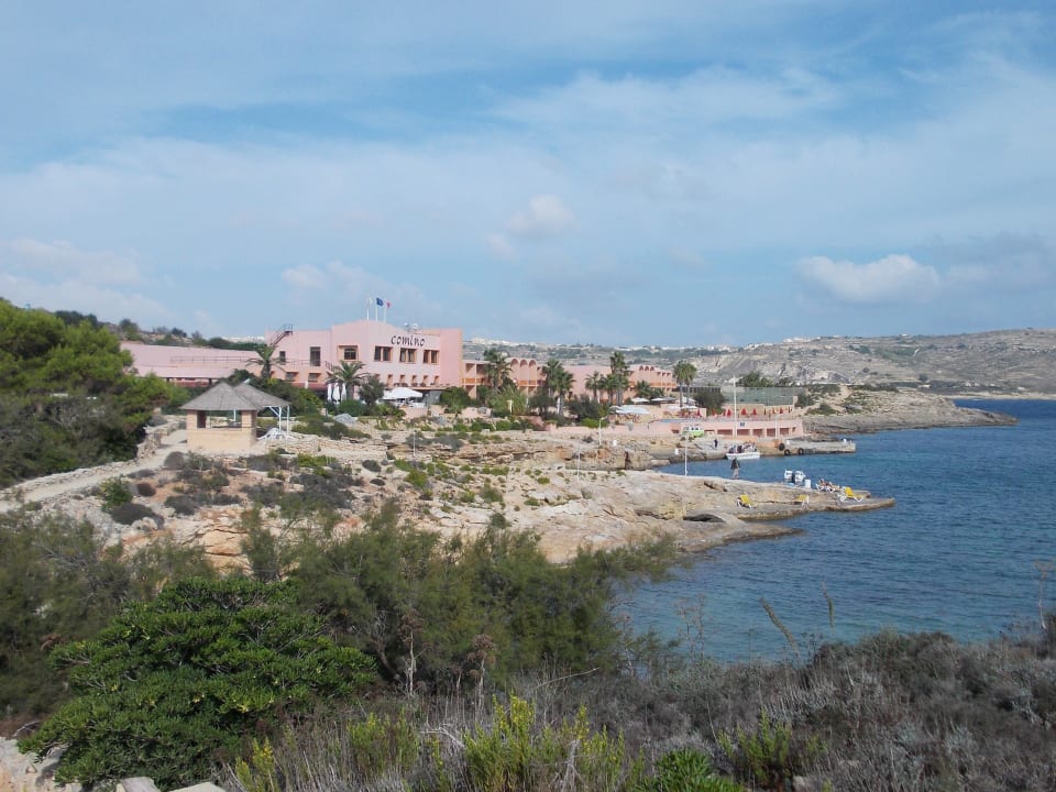 Hotel vom Fußweg Comino Hotel & Bungalows