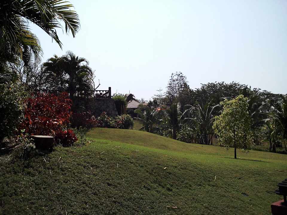 Weitläufige Gartenanlage Aureum Palace Hotel & Resorts Nay Pyi Taw